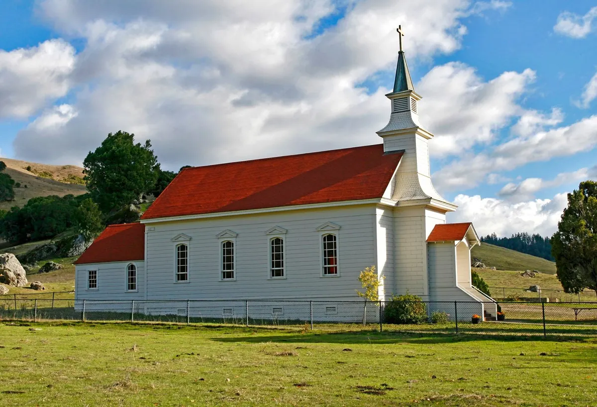 A Beginner's Guide to Visiting a Country Church: History and Etiquette